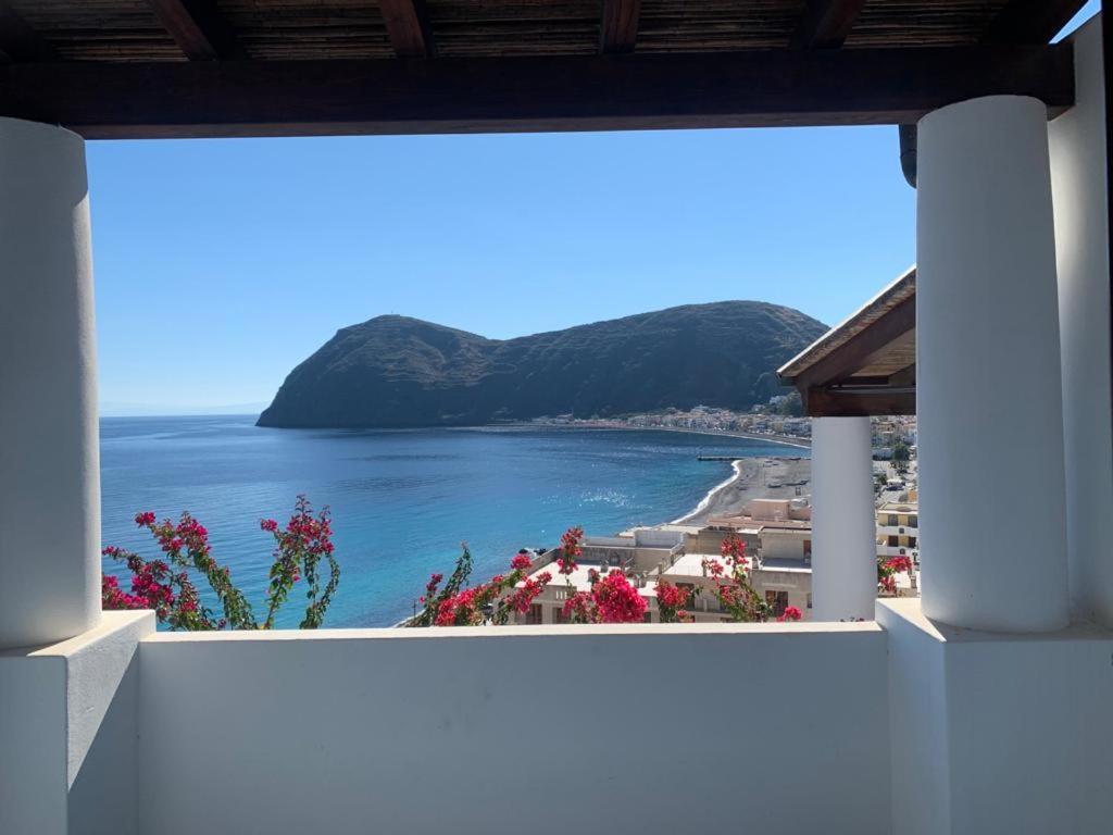 Oltremare Residence Hotel Lipari  Exteriör bild