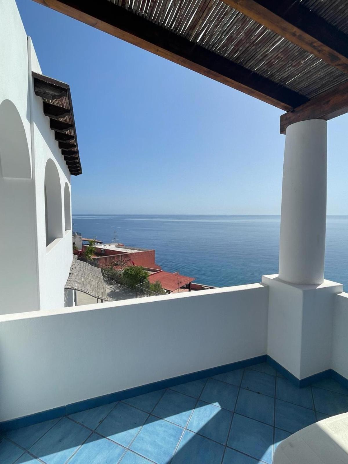 Oltremare Residence Hotel Lipari  Exteriör bild